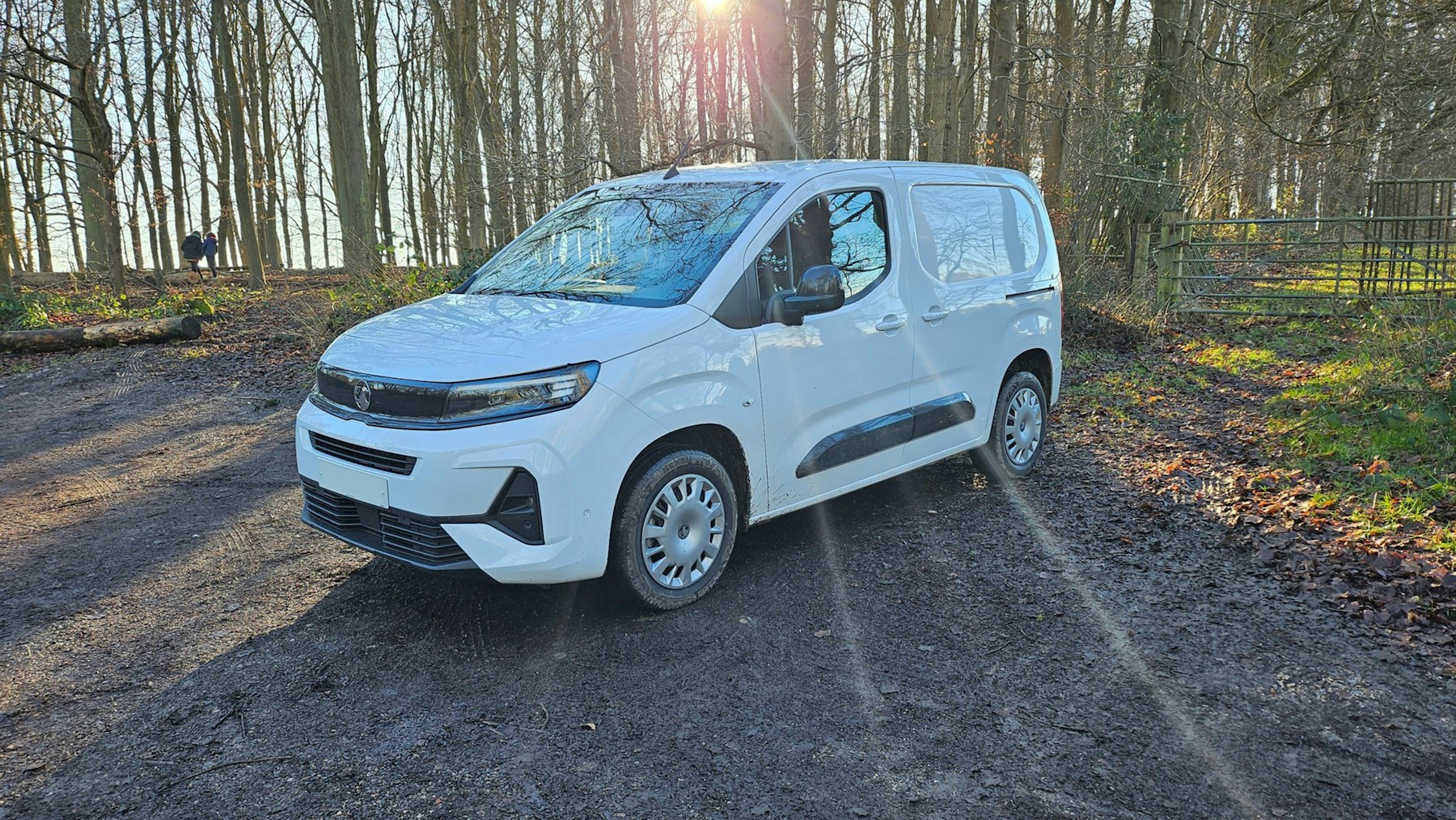 White Vauxhall cargo van from Autotrader UK